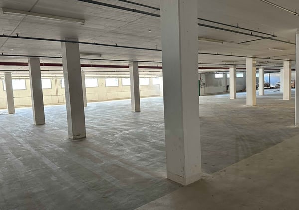 Espace de stockage et commercial Centre A 16 5