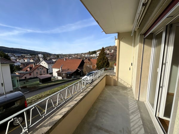 Magnifique appartement de 3 pièces refait à neuf avec balcon 8