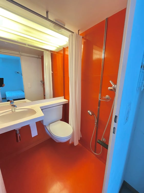Chambre meublée avec salle de bain privative 3