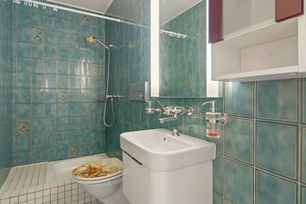 Charmant et spacieux appartement PPE de 1.5 pièces avec balcon, jardin commun et 3 places de parc 10