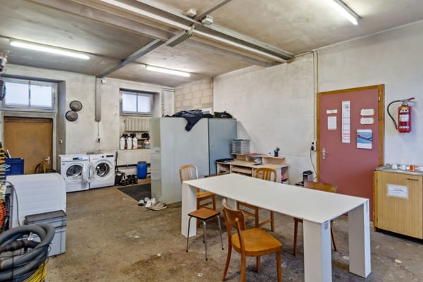Maison contiguë en pignon avec surfaces professionnelles et grande terrasse 11