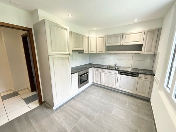Bel appartement lumineux de 3 pièces avec balcon et vue dégagée 3