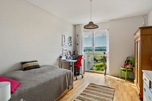 Zeitlose Eleganz trifft Wohnkomfort - 3.5-Zimmer-Wohnung in Meinisberg 10