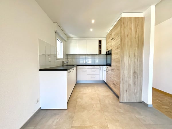 Bel appartement lumineux de 2.5 pièces avec balcon 1