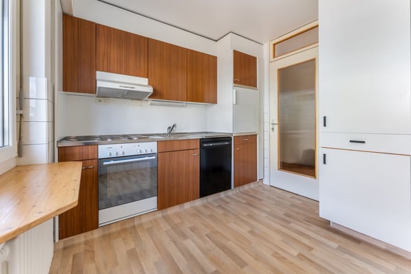 Appartement lumineux de 4.5 pièces au coeur de Tramelan, avec deux balcons et une vue dégagée 7