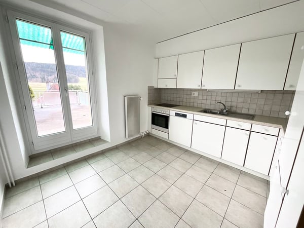 Charmant appartement de 4 pièces avec grande terrasse au coeur de Tramelan 2