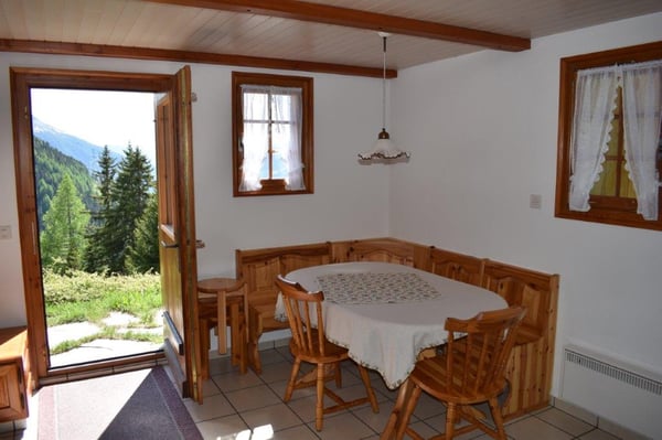 Alphütte / Chalet in idyllischer Berglandschaft  (2t Wohungs bewilligt) 12