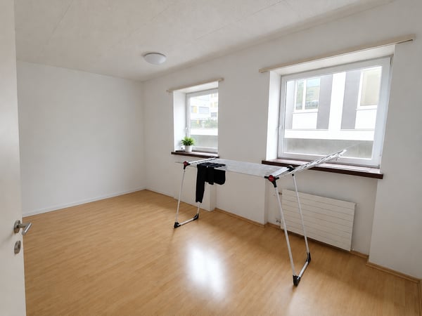 8.5 Zimmerwohnung mit grosszügigem Grundriss und grossem Balkon/Terrasse 9