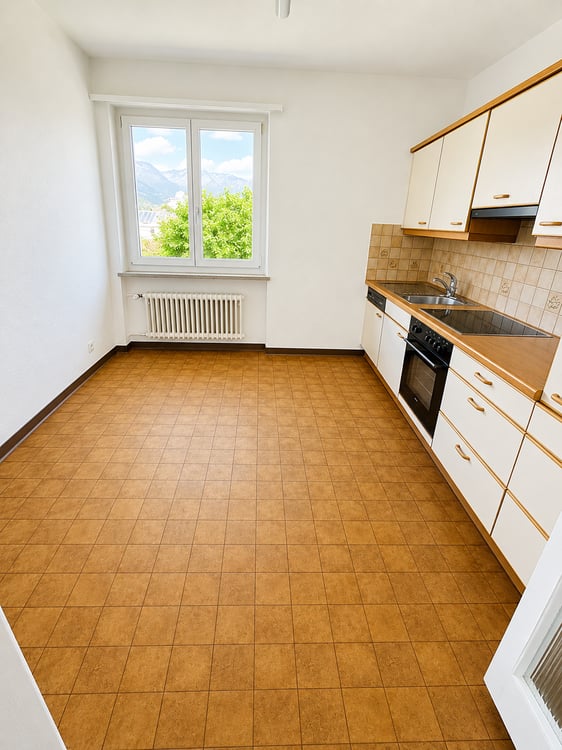 4-Zimmerwohnung mit Balkon / 4. OG mit Lift 2
