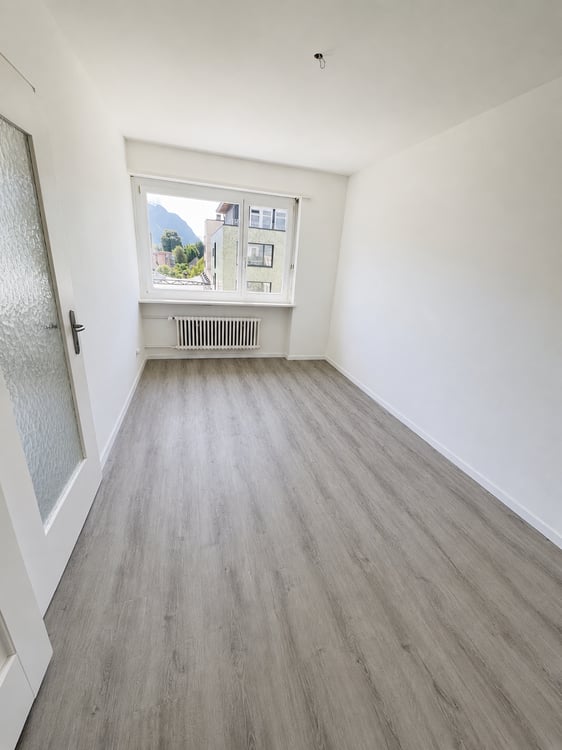 4-Zimmerwohnung mit Balkon / 4. OG mit Lift 8