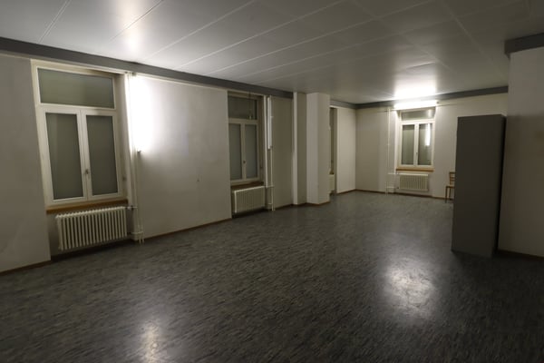 Mietshaus mit Wohn- und Gewerbebereich 7