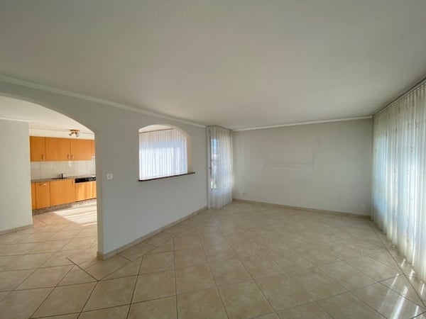 Geräumige und helle 1.5-Zimmer-Wohnung mit Balkon 4