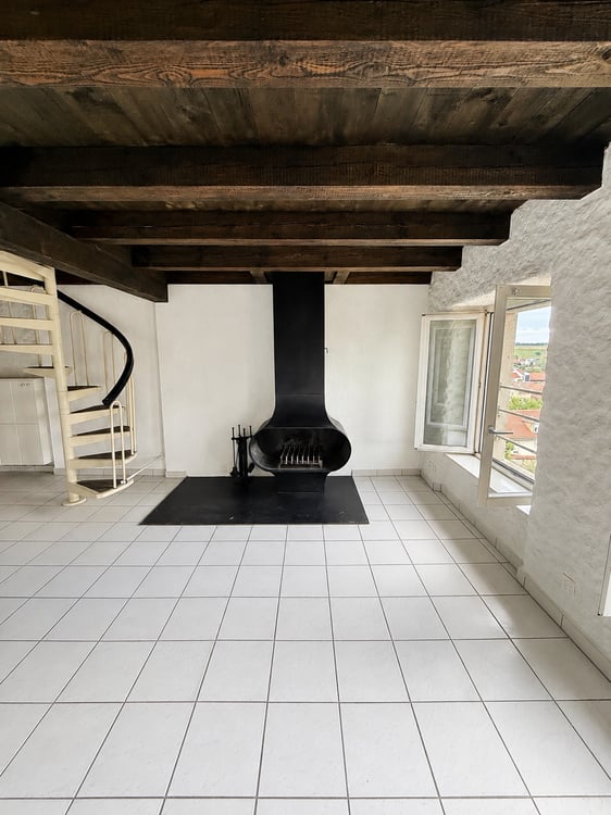 Magnifique 1.5 pièces en duplex au 3ème étage au coeur de la vieille ville 2