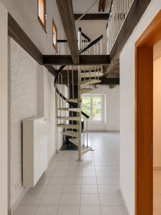 Magnifique 1.5 pièces en duplex au 3ème étage au coeur de la vieille ville 4