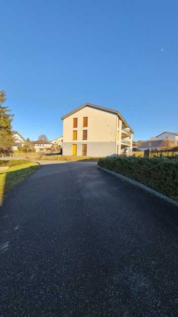 Superbe logement de 4 1/2 pièces avec parking souterrain 18