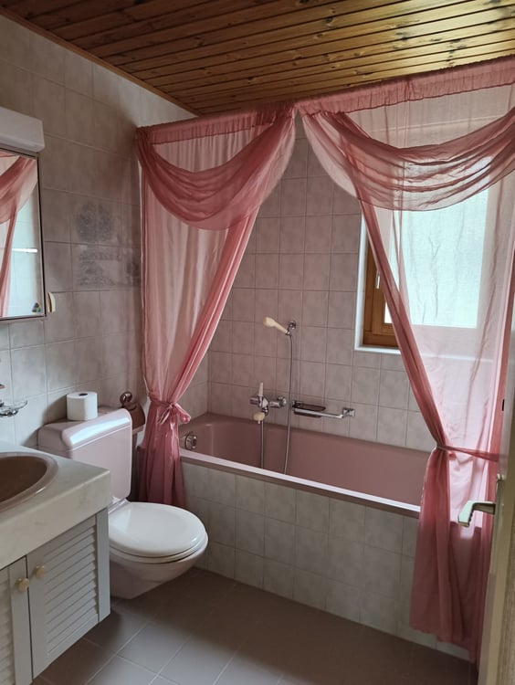 Petite maison individuelle de 4 pièces avec garage et dépendances 7
