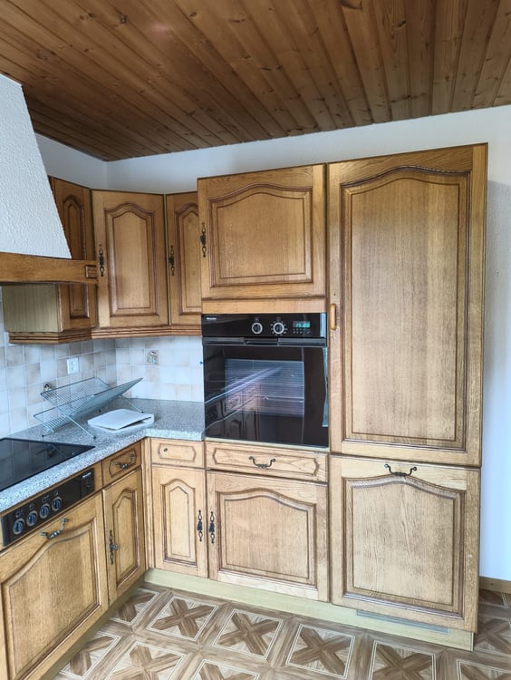 Petite maison individuelle de 4 pièces avec garage et dépendances 3