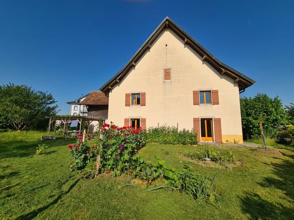 Spacieuse maison avec jardin, écurie, grange / Geräumiges Haus mit Garten, Stall, Scheune 3