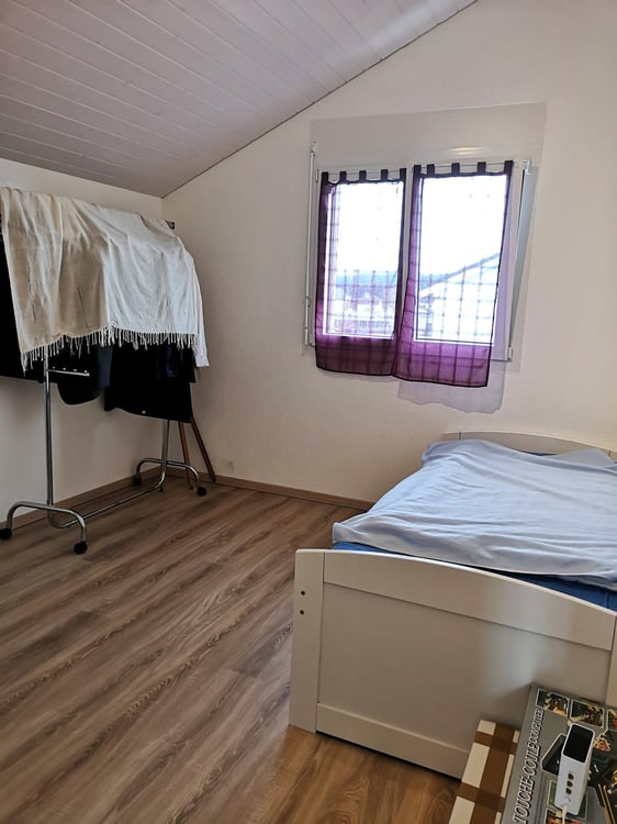 Grande maison soignée de 2016, 1.5pces, garage double, terrasse, vue 24