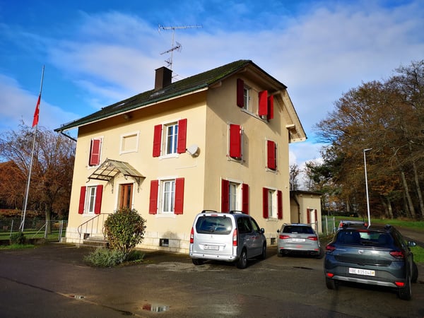 Immeuble complètement loué de 3 appartements avec réserve de terrain à bâtir 4