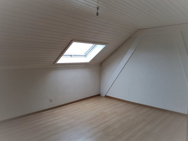 Immeuble complètement loué de 3 appartements avec réserve de terrain à bâtir 14