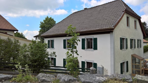 Grande maison de deux appartements au centre de Saignelégier 1