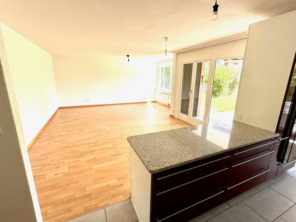 Prix baissé : appartement-terrasse avec cuisine ouverte sur le salon, quartier calme 8