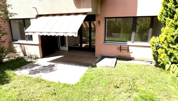 Prix baissé : appartement-terrasse avec cuisine ouverte sur le salon, quartier calme 4