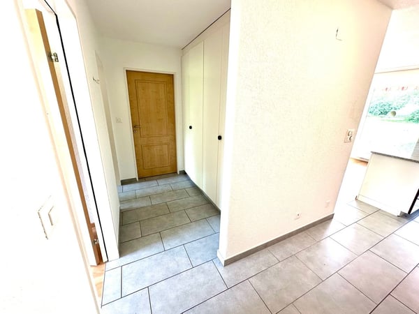 Prix baissé : appartement-terrasse avec cuisine ouverte sur le salon, quartier calme 15