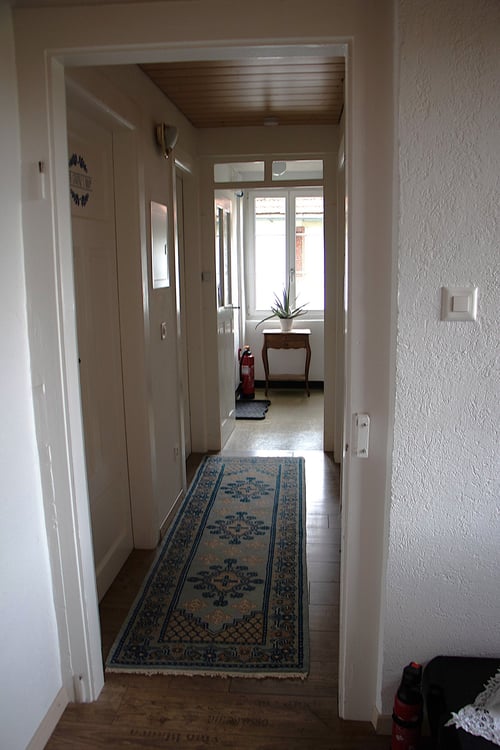 Grande maison familiale de 2.5 pièces à Lajoux, possibilité gestion chambres d'hôtes 30