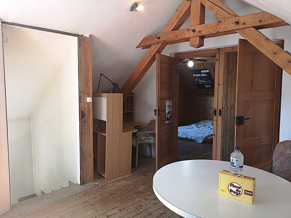 Grande maison familiale de 2.5 pièces à Lajoux, possibilité gestion chambres d'hôtes 49