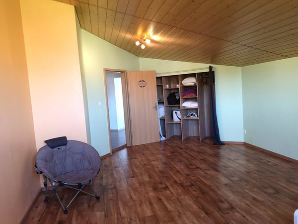 Grande maison familiale de 2.5 pièces à Lajoux, possibilité gestion chambres d'hôtes 39