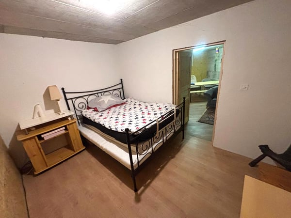 Grande maison familiale de 2.5 pièces à Lajoux, possibilité gestion chambres d'hôtes 58