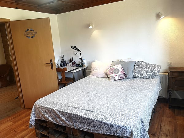 Grande maison familiale de 2.5 pièces à Lajoux, possibilité gestion chambres d'hôtes 21