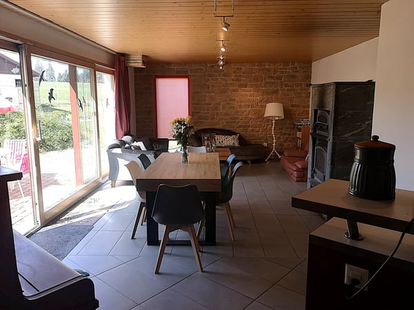 Grande maison familiale de 2.5 pièces à Lajoux, possibilité gestion chambres d'hôtes 17