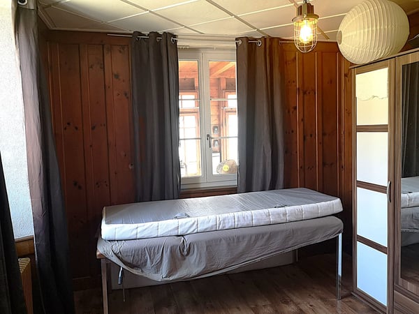 Grande maison familiale de 2.5 pièces à Lajoux, possibilité gestion chambres d'hôtes 23