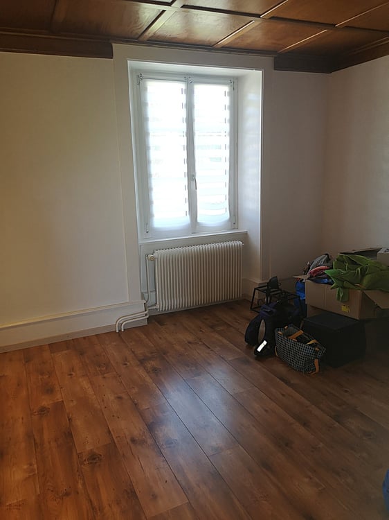 Grande maison familiale de 2.5 pièces à Lajoux, possibilité gestion chambres d'hôtes 43