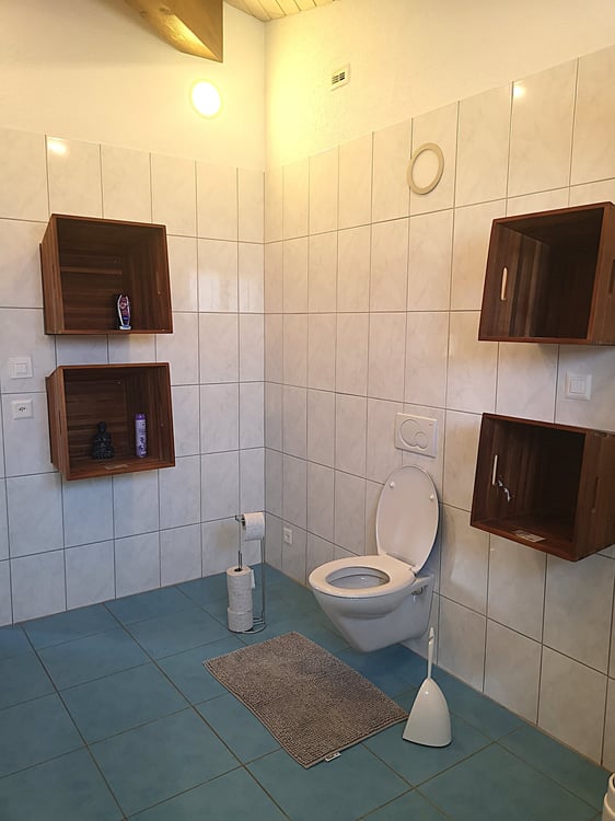 Grande maison familiale de 2.5 pièces à Lajoux, possibilité gestion chambres d'hôtes 45