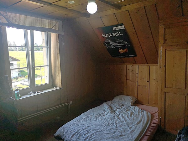 Grande maison familiale de 2.5 pièces à Lajoux, possibilité gestion chambres d'hôtes 54