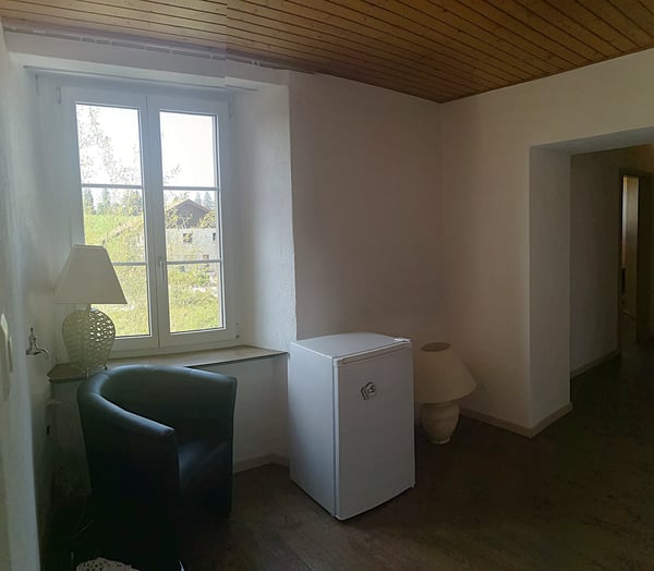 Grande maison familiale de 2.5 pièces à Lajoux, possibilité gestion chambres d'hôtes 32