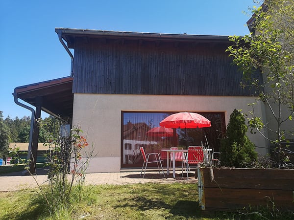 Grande maison familiale de 2.5 pièces à Lajoux, possibilité gestion chambres d'hôtes 8