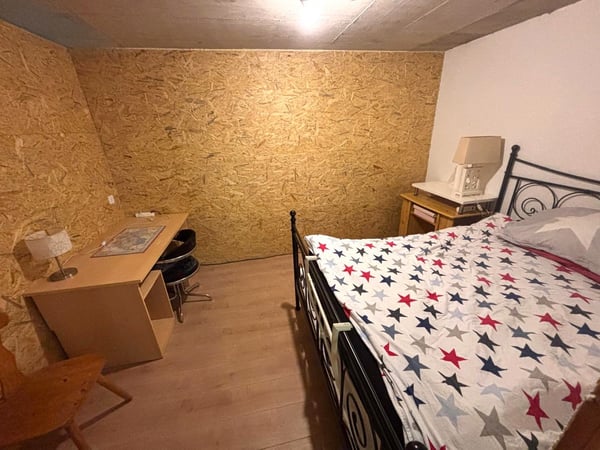 Grande maison familiale de 2.5 pièces à Lajoux, possibilité gestion chambres d'hôtes 59