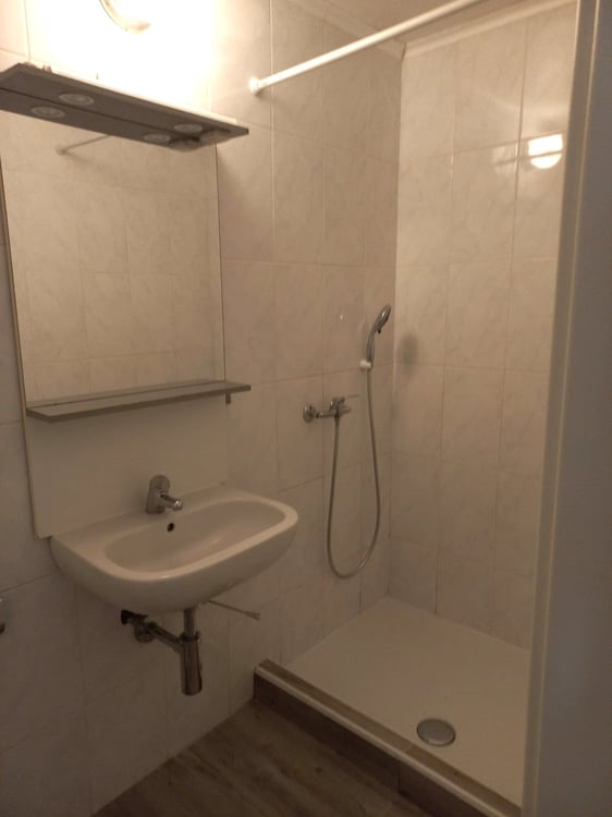 Appartement près de la gare, 2ème étage, côté jardin, libre de suite 8