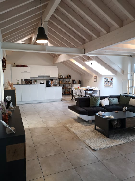 Magnifique appartement de 1.5 pièces aux Bois, y compris deux places de parc dans garage souterrain 13