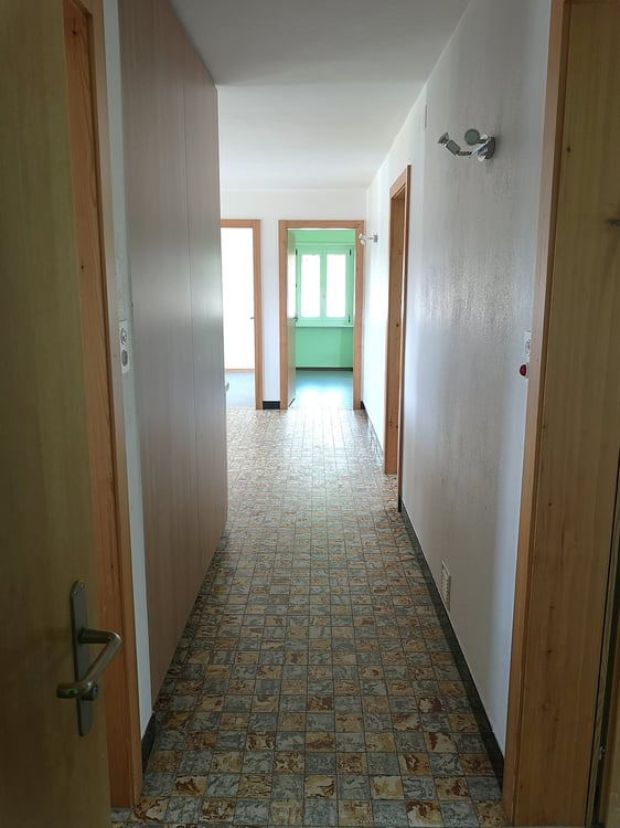 Deux maisons à rénover en partie sur parcelle de 3253m2, avec garage/atelier 33