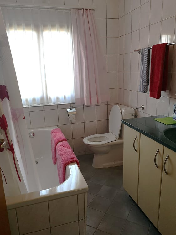 Deux maisons à rénover en partie sur parcelle de 3253m2, avec garage/atelier 22