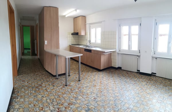 Deux maisons à rénover en partie sur parcelle de 3253m2, avec garage/atelier 35