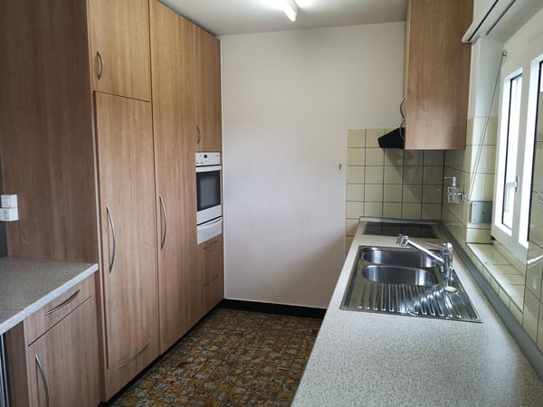 Deux maisons à rénover en partie sur parcelle de 3253m2, avec garage/atelier 36