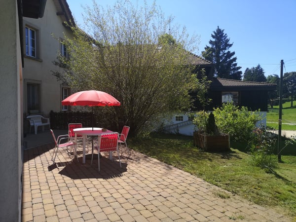 Grande maison familiale de 8,5 pièces à Lajoux, possibilité gestion chambres d'hôtes 9