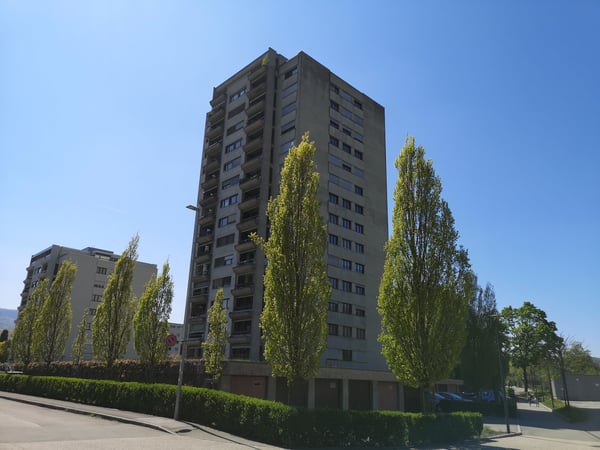 A vendre à Delémont : appartement 3.5 pièces, avec garage privé, vue sur la ville 2
